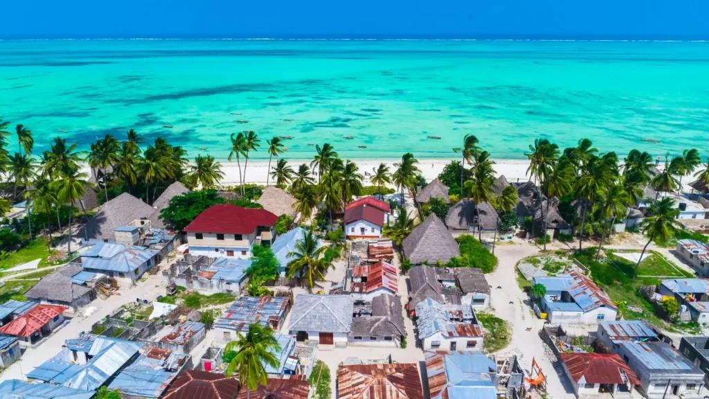 Circuit Zanzibar Essentiel – Vue village de la côte Est et lagon turquoise