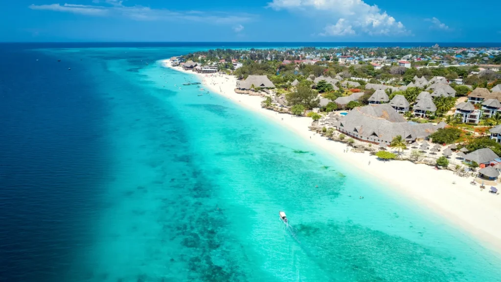 Circuits Zanzibar – Vue aérienne du lagon turquoise et des plages de l’île
