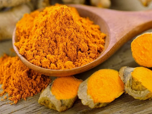 Curcuma frais ferme aux épices Zanzibar culture locale épices